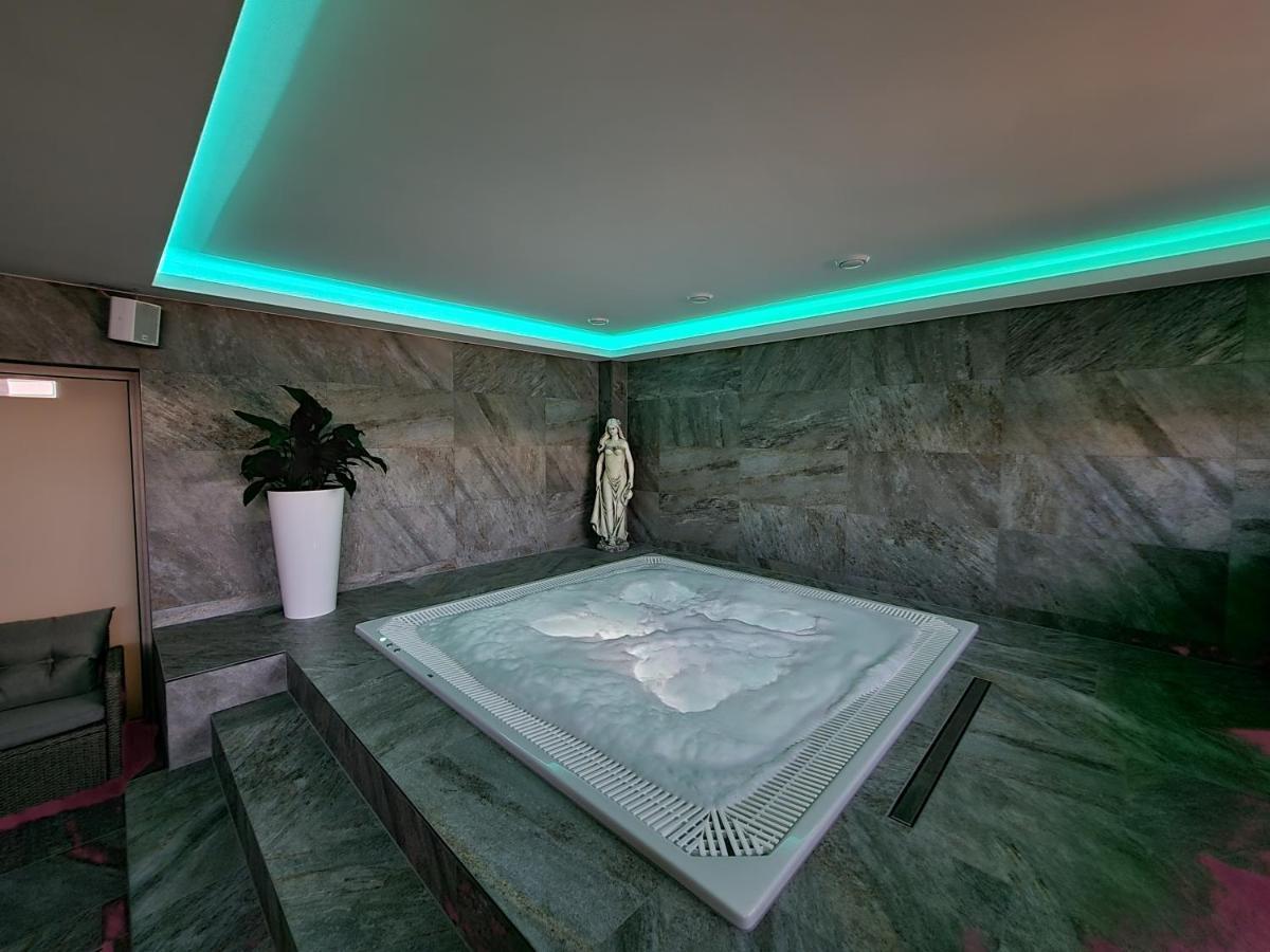 Chaty Krusetnica S Luxusnym Privatnym Wellness المظهر الخارجي الصورة