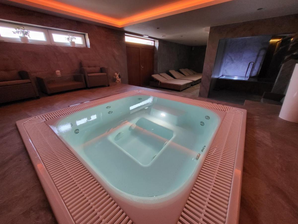 Chaty Krusetnica S Luxusnym Privatnym Wellness المظهر الخارجي الصورة